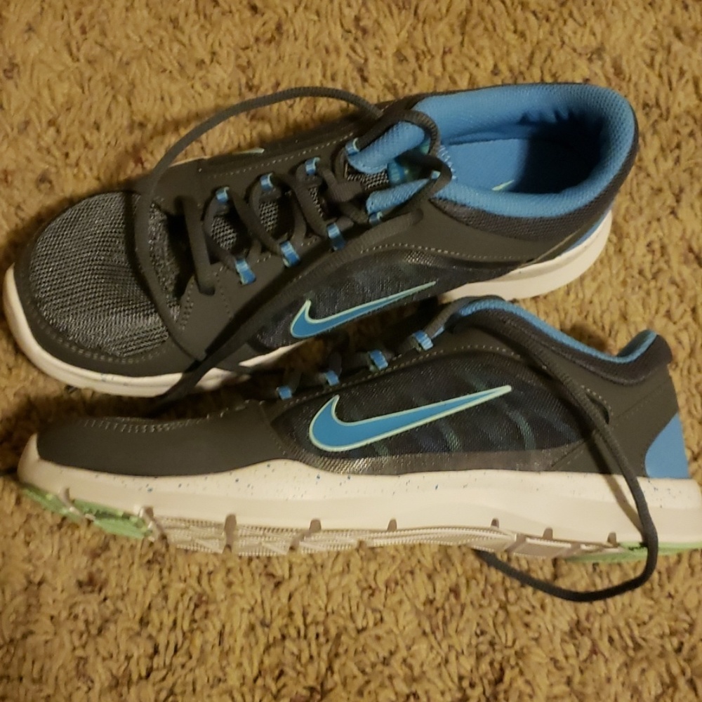 Blue & gray Nike Flex Trainer 4